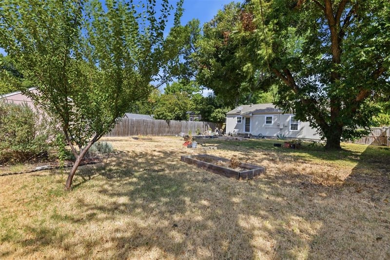 852 Lilac Drive, Garland TX 75040 - Photo 13