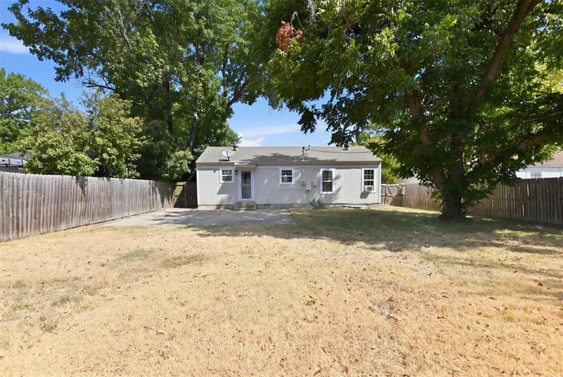 852 Lilac Drive, Garland TX 75040 - Photo 9