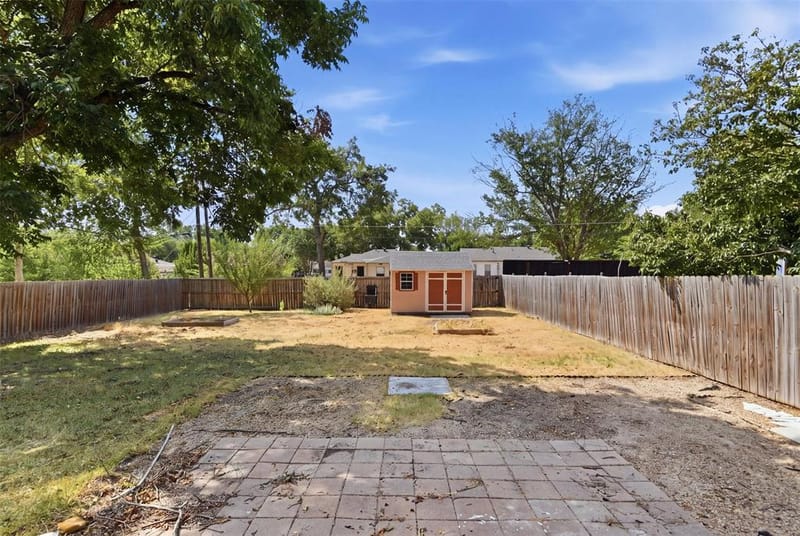 852 Lilac Drive, Garland TX 75040 - Photo 10