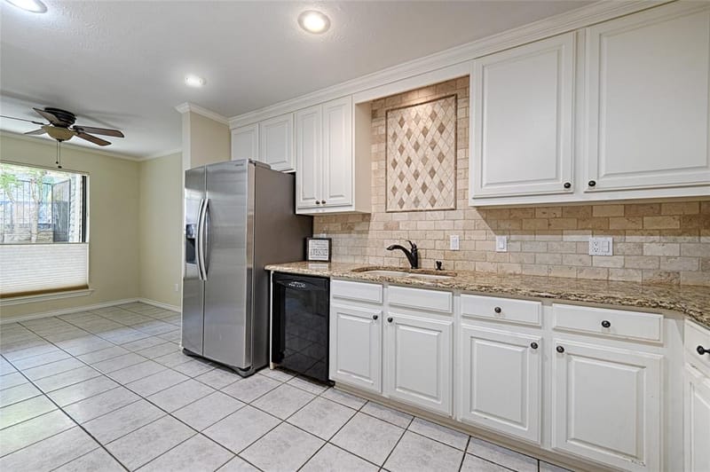 19 Country Lake Drive, Carrollton TX 75006 - Photo 9