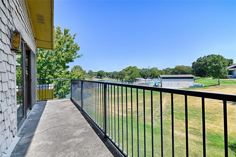 19 Country Lake Drive, Carrollton TX 75006 - Photo 24