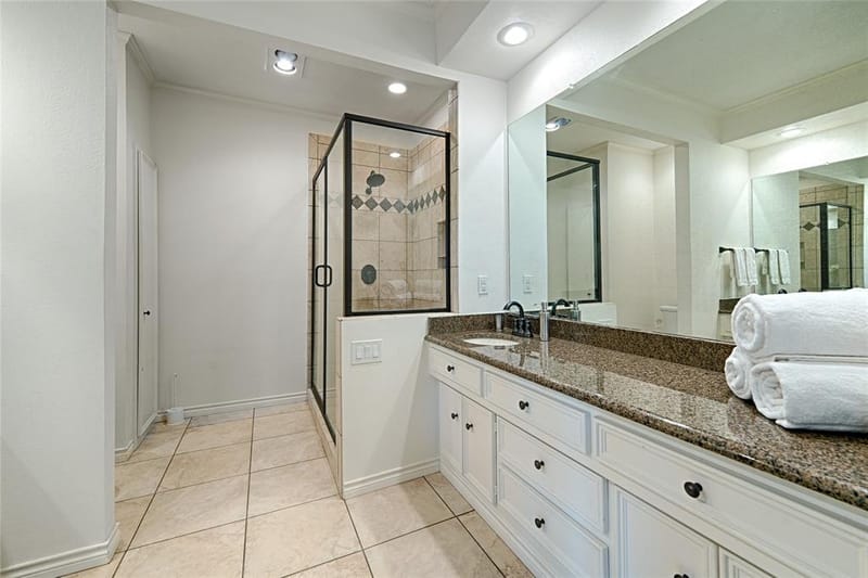 19 Country Lake Drive, Carrollton TX 75006 - Photo 25
