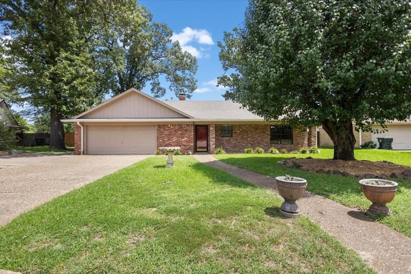 1100 Foxglove Lane, Tyler TX 75703