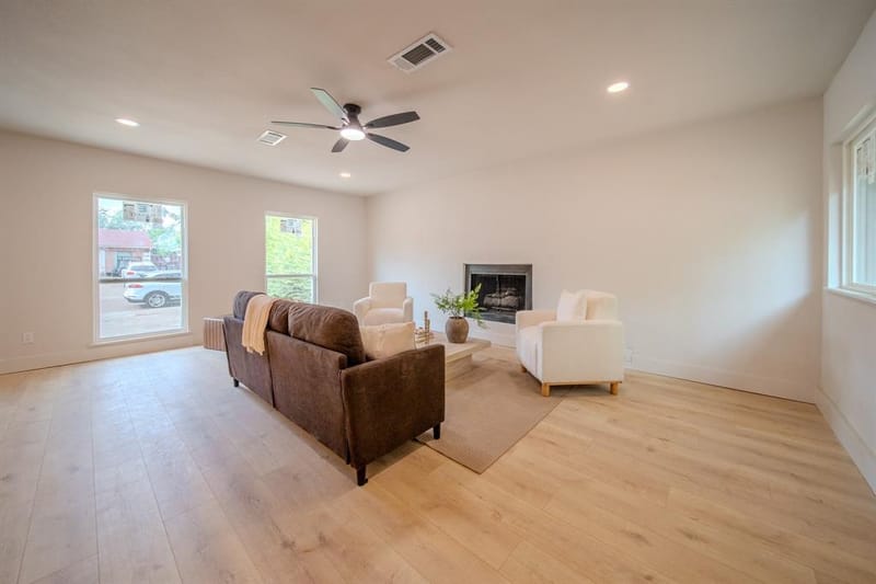 821 Lexington Drive, Lancaster TX 75134 - Photo 9