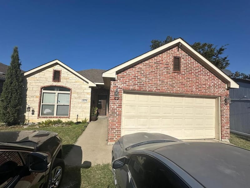 4378 McCart Avenue, Fort Worth TX 76115