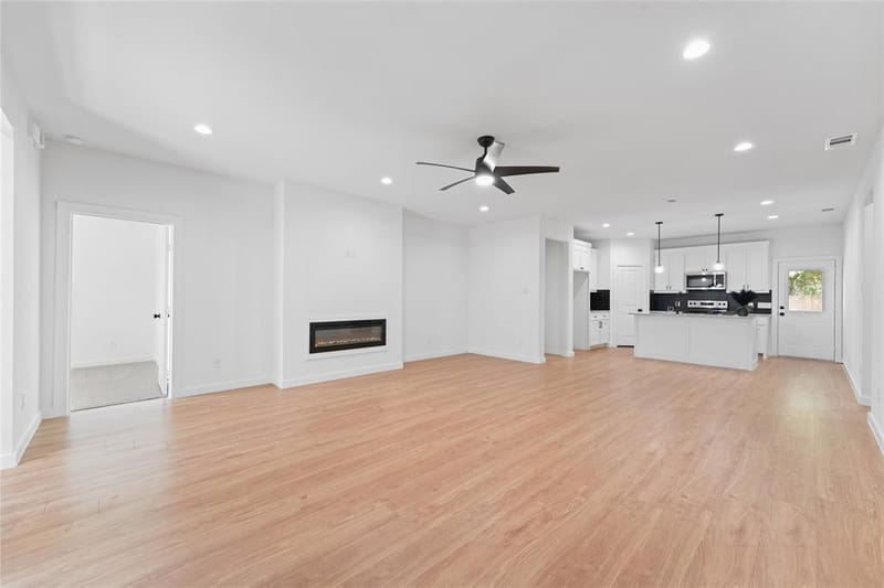 2723 Lagow Street, Dallas TX 75210 - Photo 8