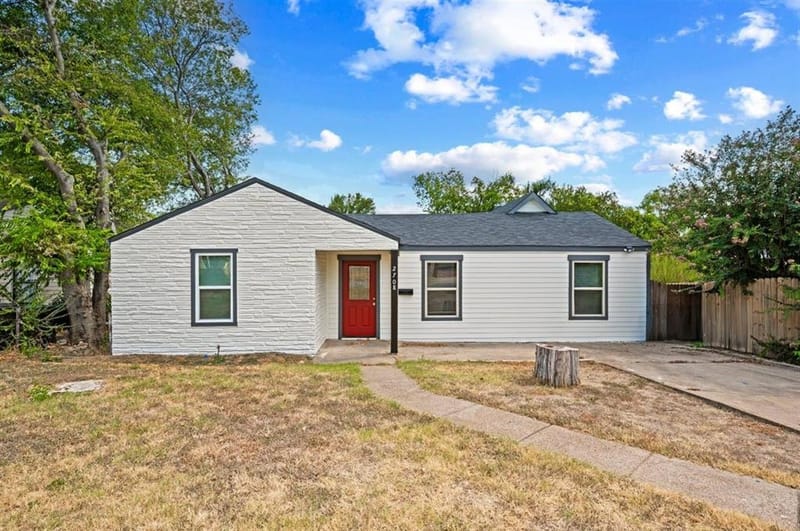 2708 Burchill Road S, Fort Worth TX 76105