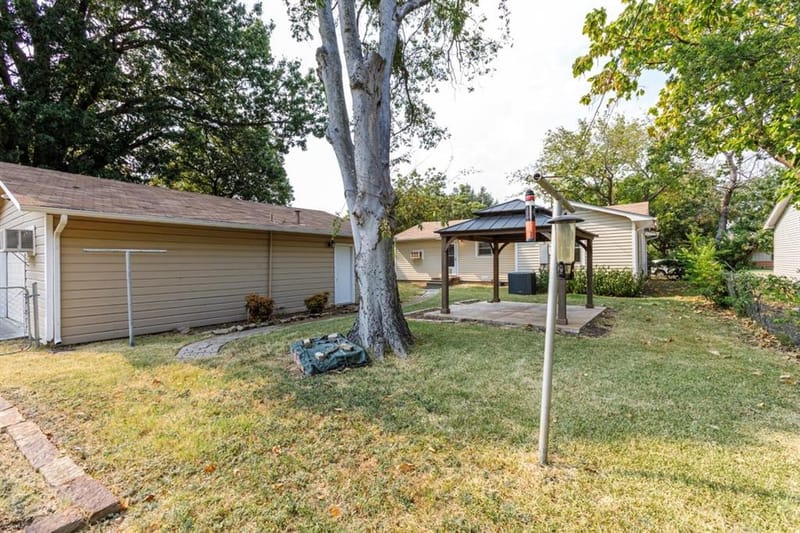 210 E Daugherty Drive, Garland TX 75041 - Photo 22
