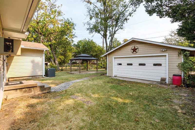 210 E Daugherty Drive, Garland TX 75041 - Photo 20