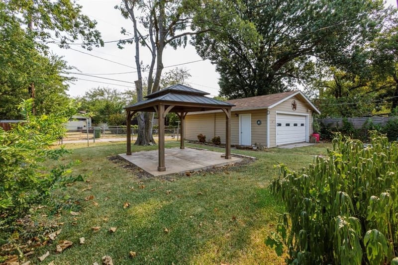 210 E Daugherty Drive, Garland TX 75041 - Photo 21