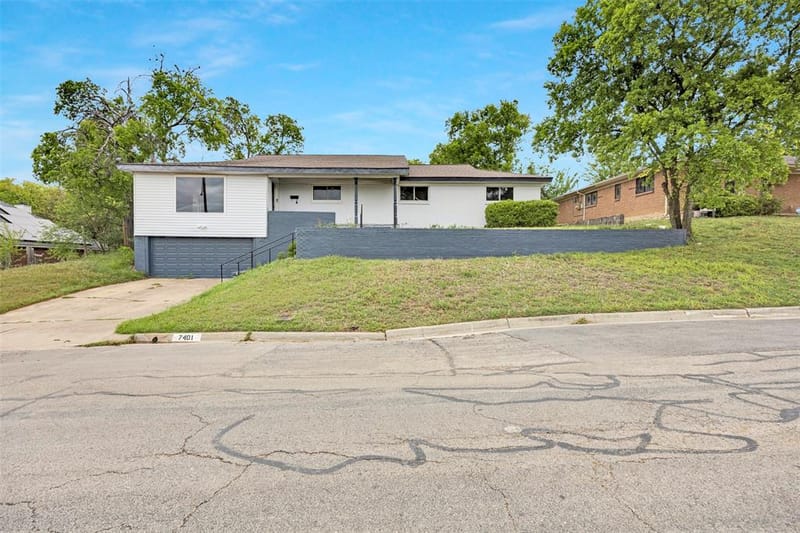 7401 Trimble Drive, Fort Worth TX 76134 - Photo 2
