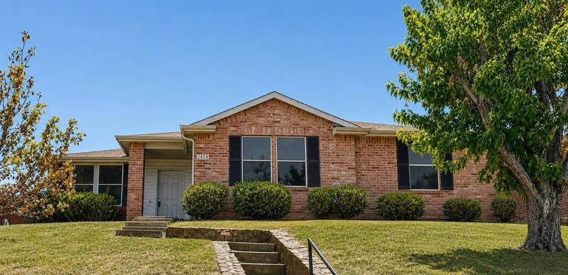 2828 Ingram Circle, Mesquite TX 75181