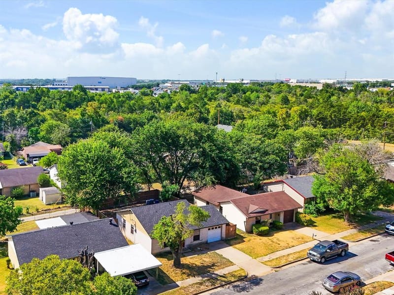 3760 Stagecoach Trail, Dallas TX 75241 - Photo 2