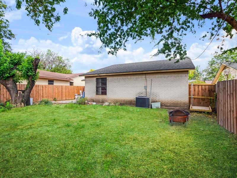 3760 Stagecoach Trail, Dallas TX 75241 - Photo 13