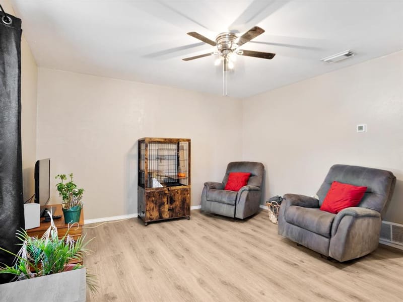 3760 Stagecoach Trail, Dallas TX 75241 - Photo 9