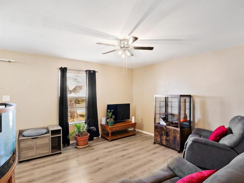 3760 Stagecoach Trail, Dallas TX 75241 - Photo 10