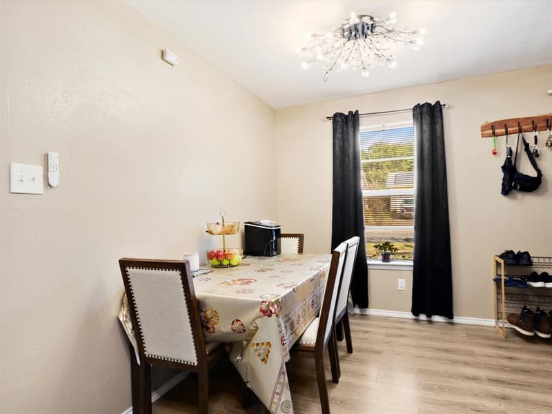 3760 Stagecoach Trail, Dallas TX 75241 - Photo 11