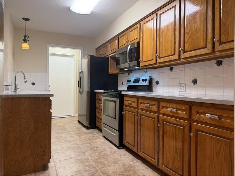 1058 E Jefferson Street, Van Alstyne TX 75495 - Photo 11