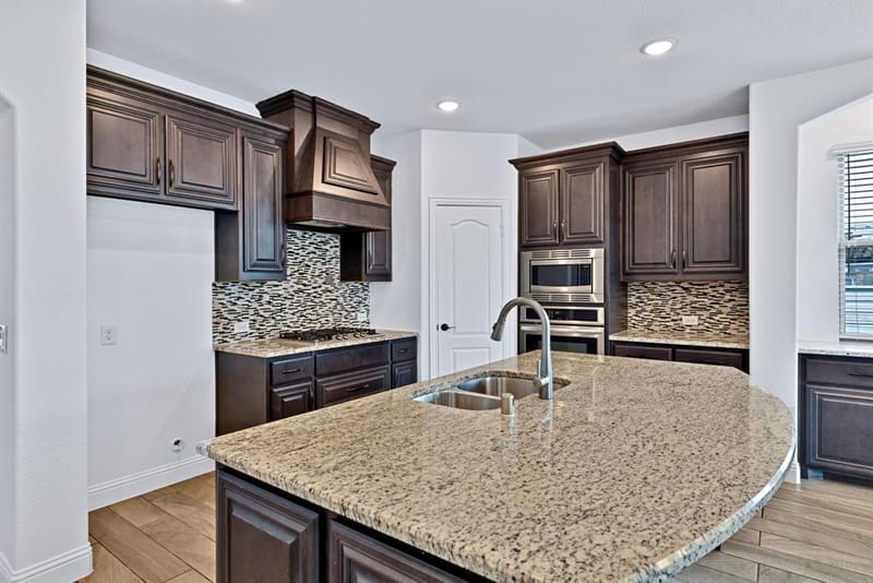 7521 Windy Meadow Drive, Little Elm TX 76227 - Photo 10