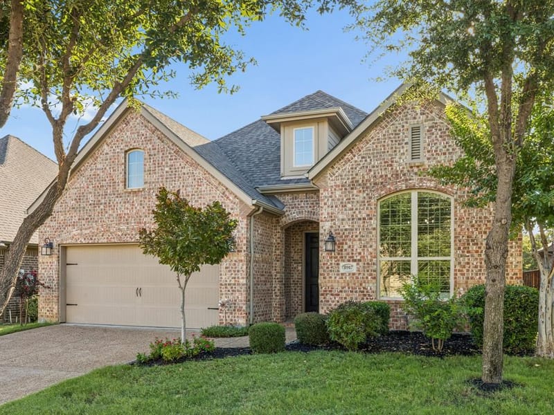 8917 James Drive, Lantana TX 76226