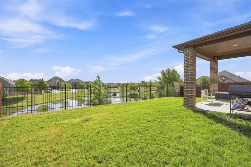 8121 Loretta Day Drive, Arlington TX 76002