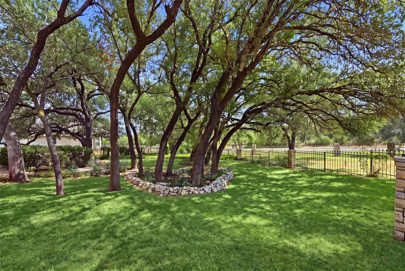 4201 Bluff View Drive, Granbury TX 76048 - Photo 36