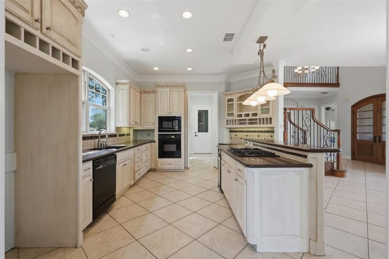 4201 Bluff View Drive, Granbury TX 76048 - Photo 18