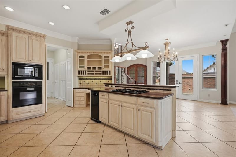 4201 Bluff View Drive, Granbury TX 76048 - Photo 19