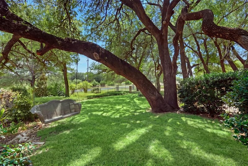 4201 Bluff View Drive, Granbury TX 76048 - Photo 35