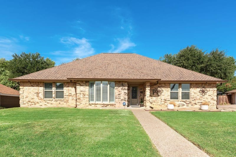 3713 Ridgewood Drive, Grand Prairie TX 75052