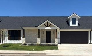 208 E Ewell Street, Granbury TX 76048
