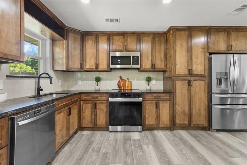 13640 Janwood Lane, Farmers Branch TX 75234 - Photo 8