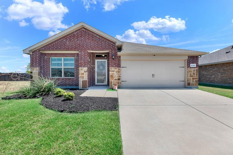 9705 Snowbell Lane, Fort Worth TX 76036