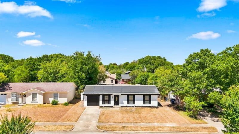 865 Stanford Drive, Lancaster TX 75134 - Photo 8