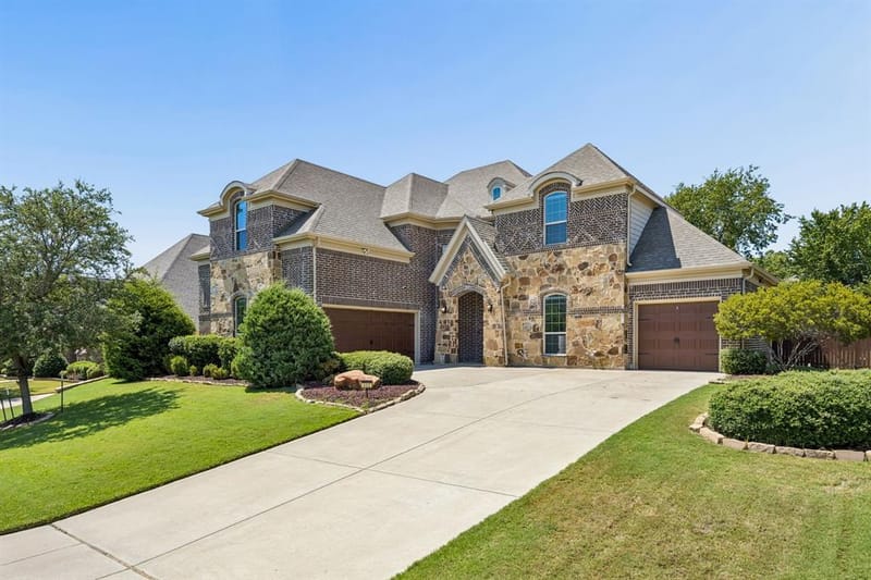 403 Clear Creek Drive, Mansfield TX 76063