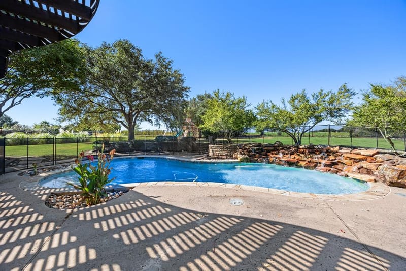 148 Stoneleigh Drive, Heath TX 75032 - Photo 2