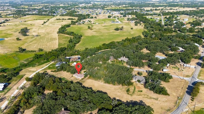 211 Oak Court, Springtown TX 76082