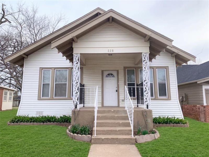 520 E Day Street, Denison TX 75021