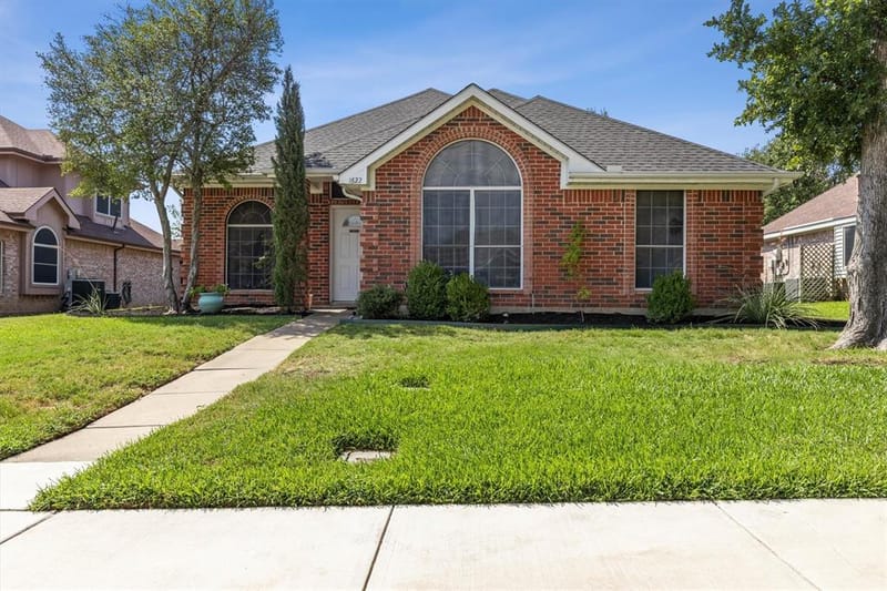 1622 Glenmore Drive, Lewisville TX 75077