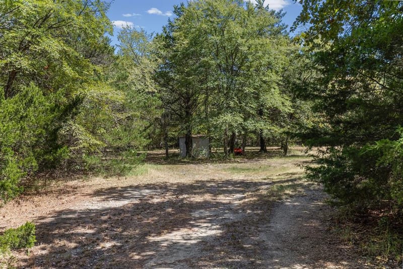 10401 Holly Creek Road, Terrell TX 75160 - Photo 37