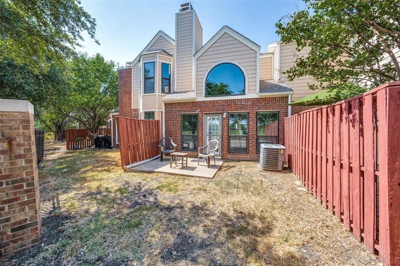 221 Cimarron Trail # 2, Irving TX 75063 - Photo 23