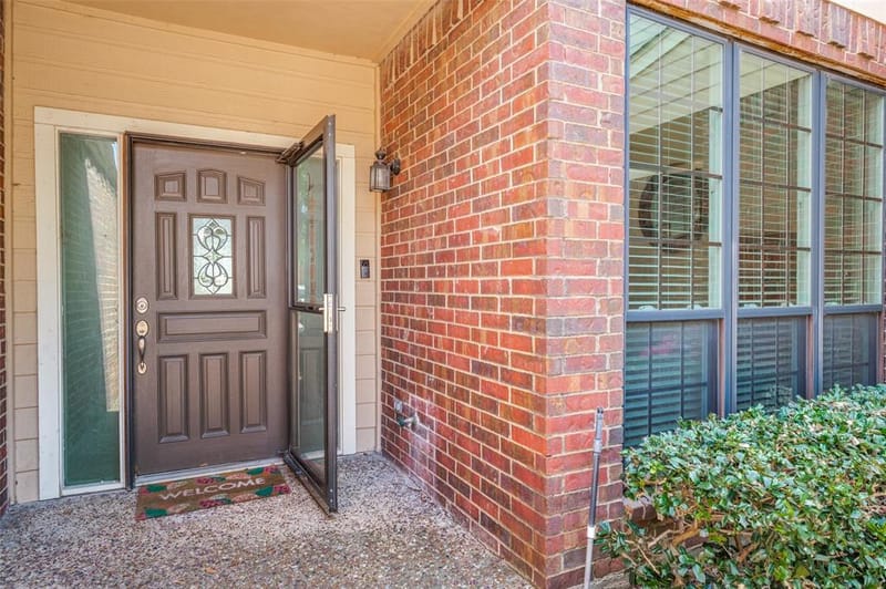221 Cimarron Trail # 2, Irving TX 75063 - Photo 2