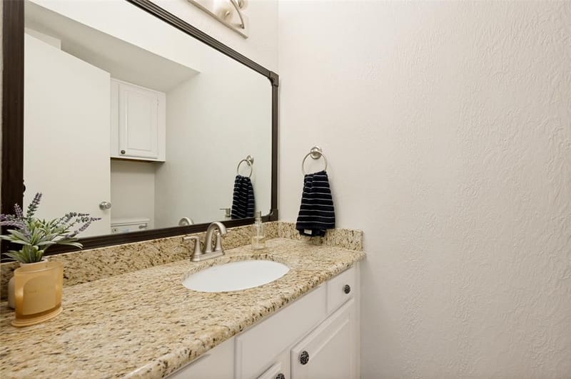 221 Cimarron Trail # 2, Irving TX 75063 - Photo 13
