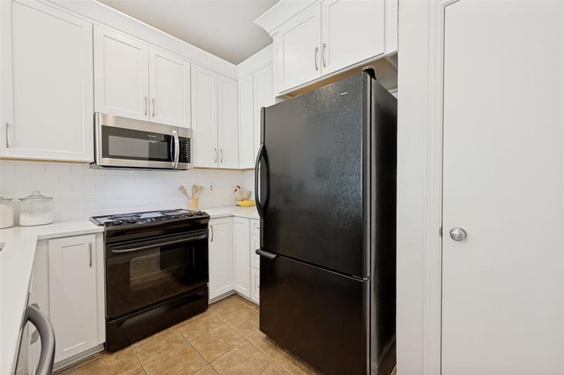 221 Cimarron Trail # 2, Irving TX 75063 - Photo 11