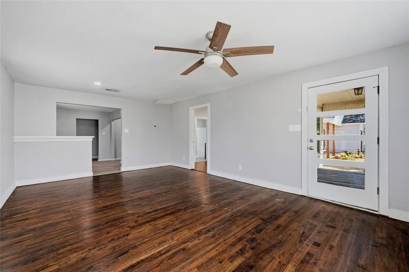 215 W Walker Street, Denison TX 75020 - Photo 6