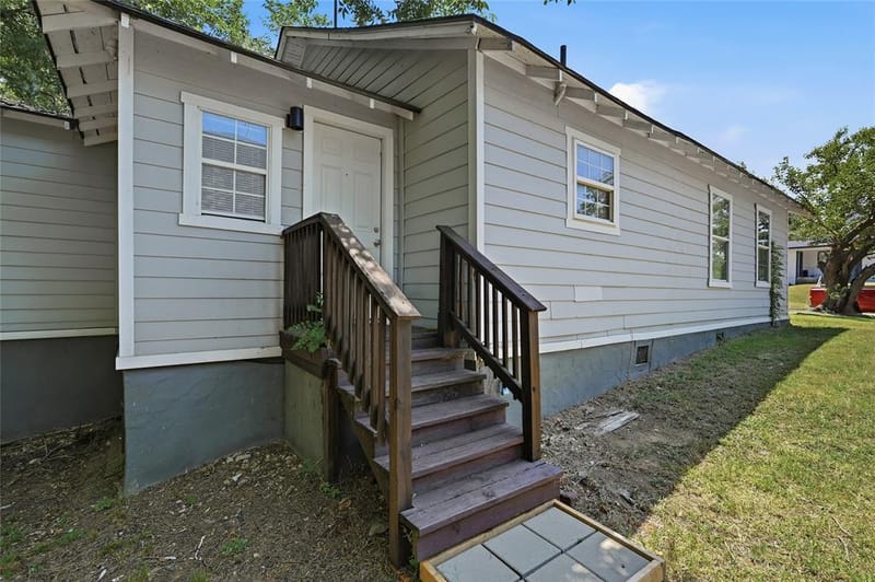 215 W Walker Street, Denison TX 75020 - Photo 22