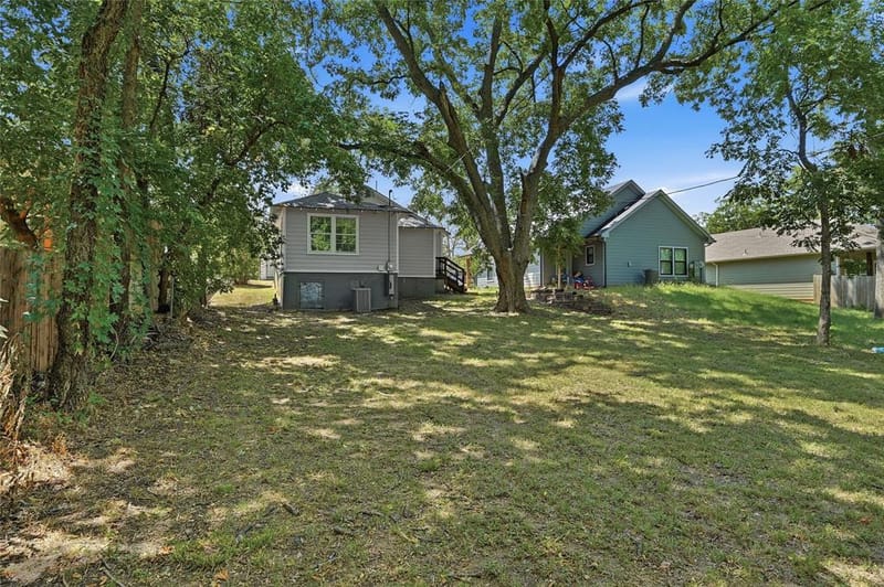 215 W Walker Street, Denison TX 75020 - Photo 20