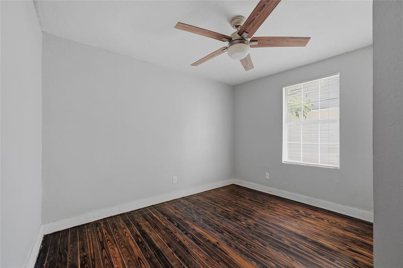 215 W Walker Street, Denison TX 75020 - Photo 14