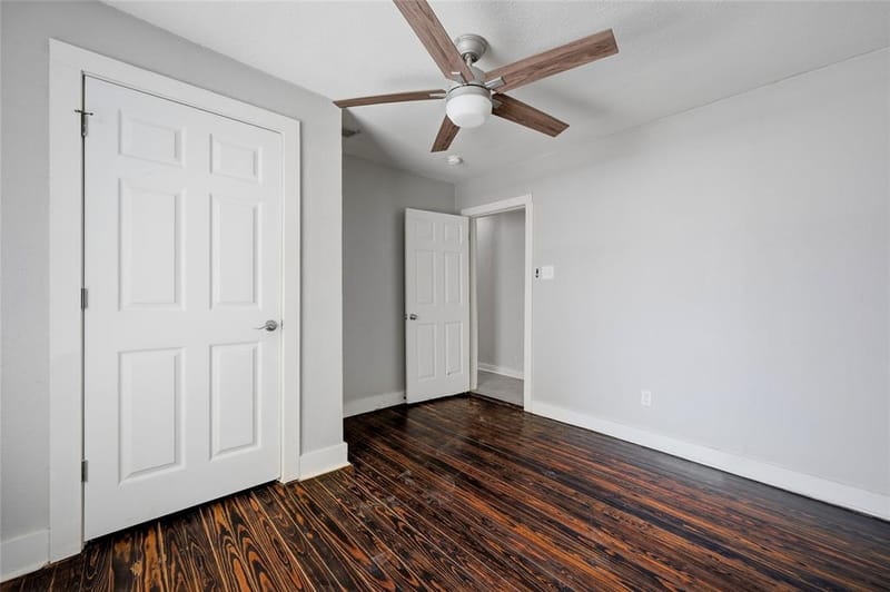 215 W Walker Street, Denison TX 75020 - Photo 15