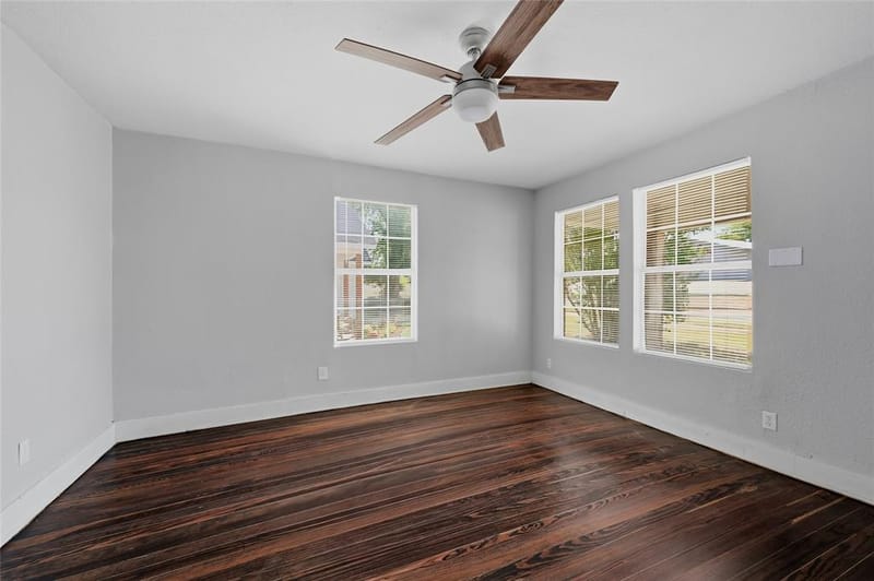215 W Walker Street, Denison TX 75020 - Photo 11